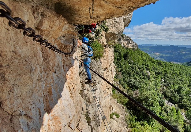 VIA FERRATA - submarinismo, descenso de barrancos, rio aventura, alquiler  equipo via ferrata, via verde, kayaks, via ferrata, quads, buggy, alquiler  bicicletas, buceo salou, que hacer en salou